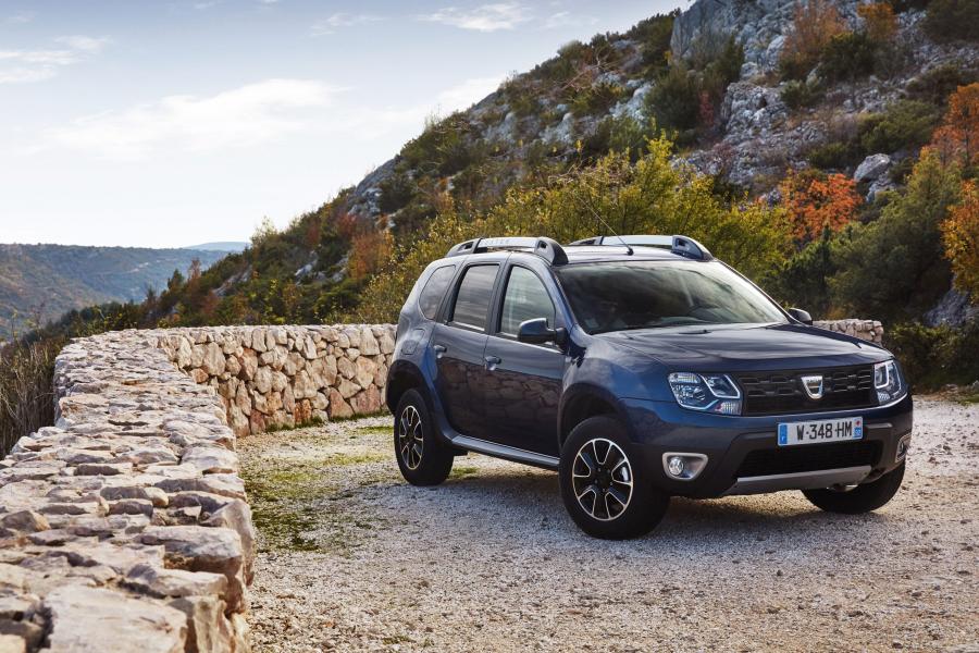  Dacia Duster Black Touch 2016 года  (фото 12 из 17)